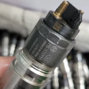 Tata Signa Cummins Engine BS6 Recon Injector 0445120568